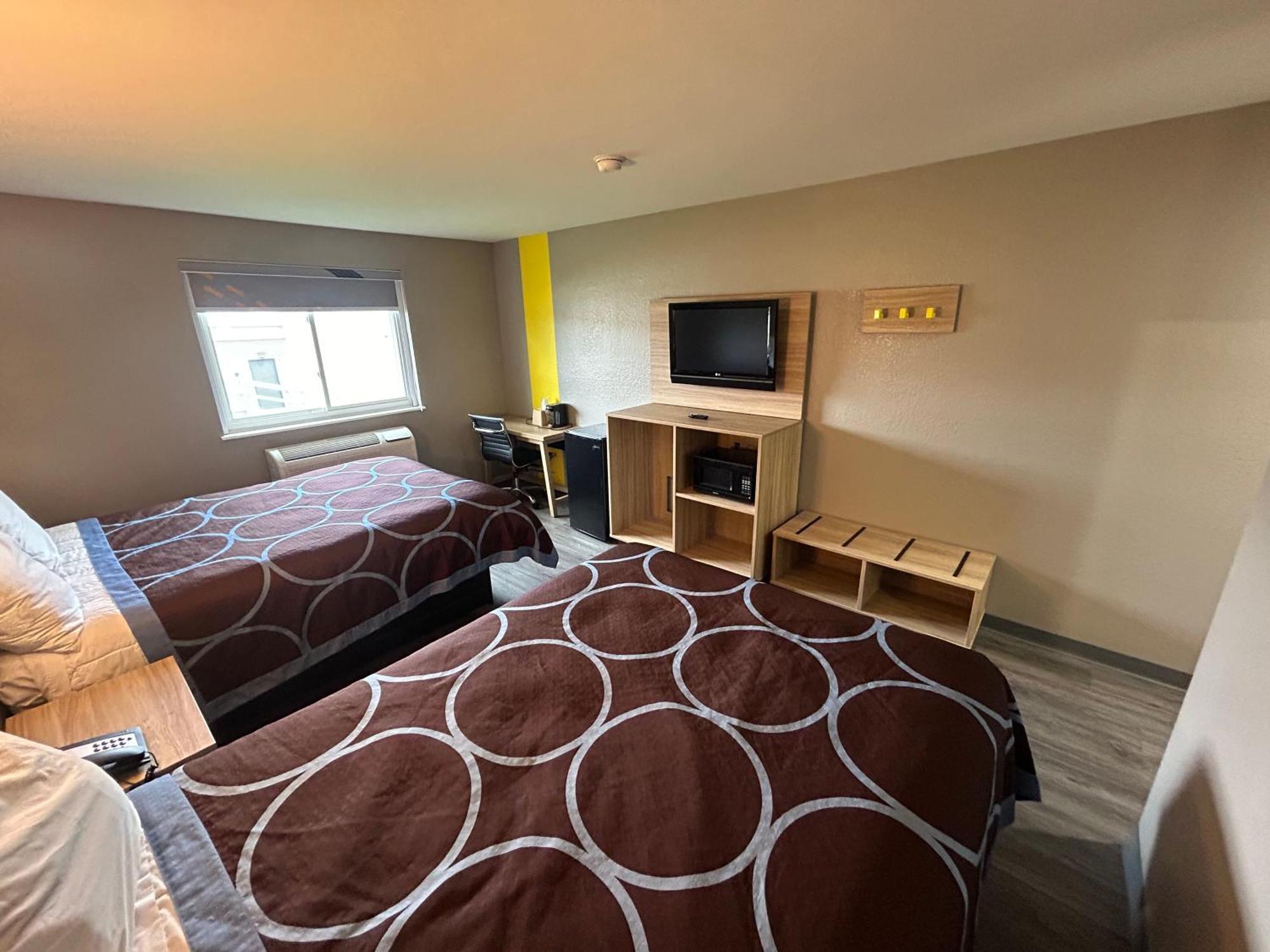 Hotel Super 8 By Wyndham Auburn Area 2*