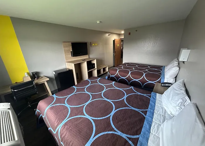 Super 8 By Wyndham Lewiston Auburn Area