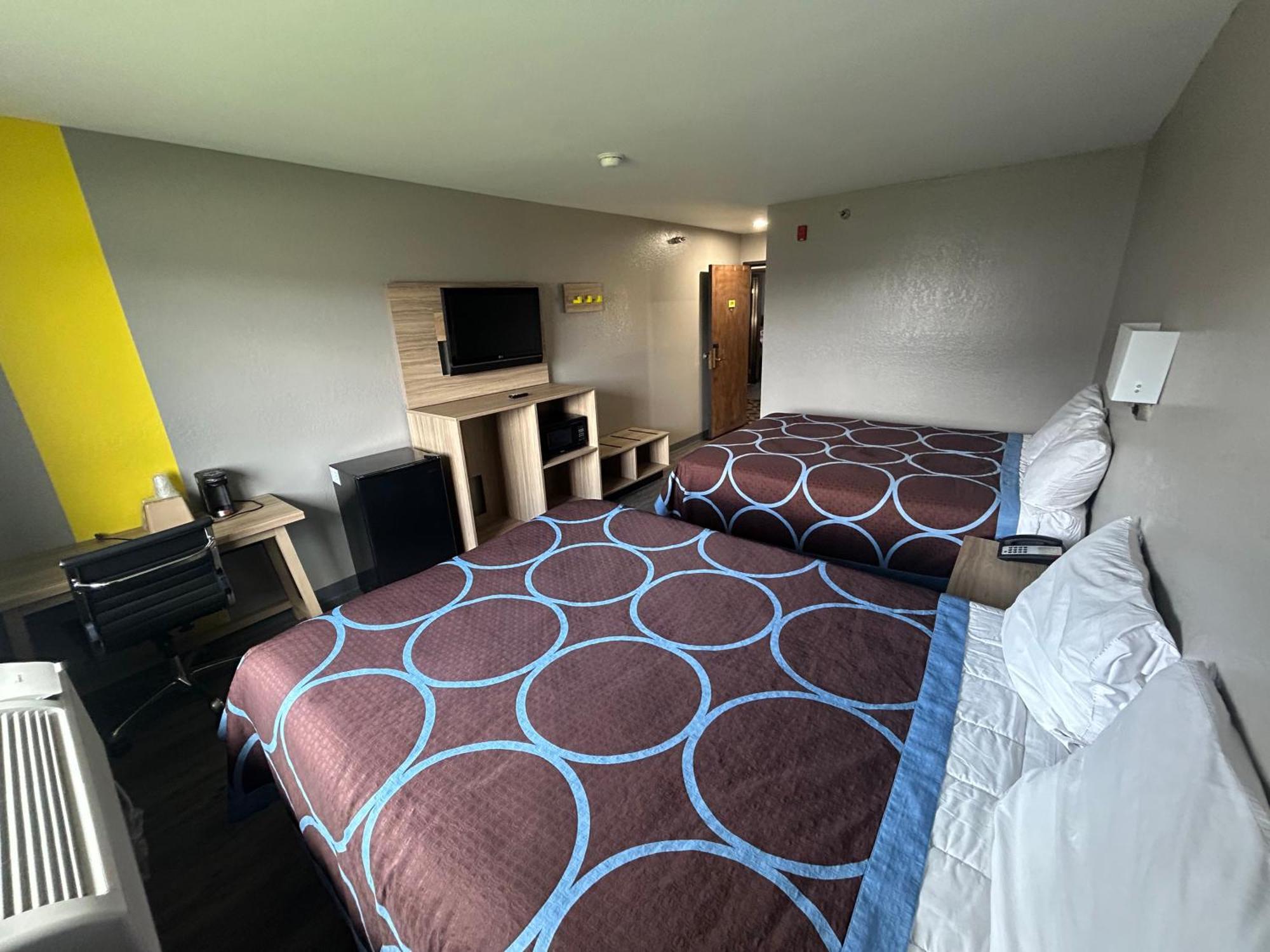 Super 8 By Wyndham Auburn Area 2*